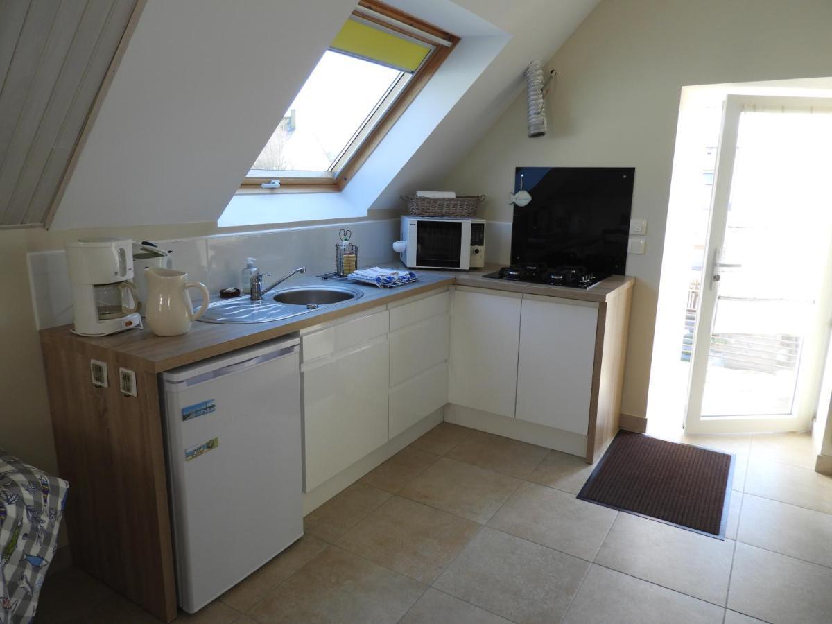 Les Volets Bleus Bed & Breakfast Saint-Guenole ภายนอก รูปภาพ